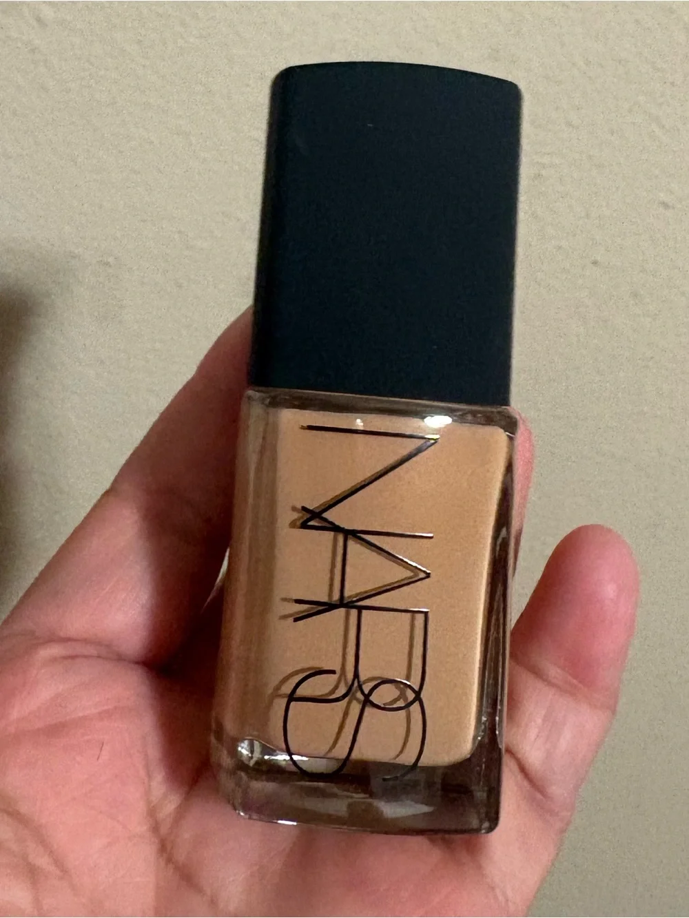 NARS Sheer Glow Foundation - MEDIUM 3.75 PAMPELUNE SHEER GLOW Brand New.